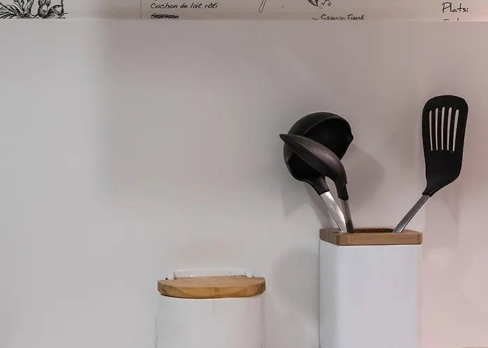 Cozy By Aston Apartment